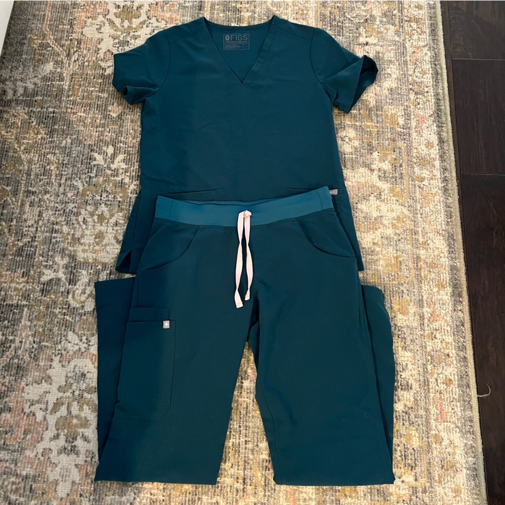 Green Figs Scrubs Set
